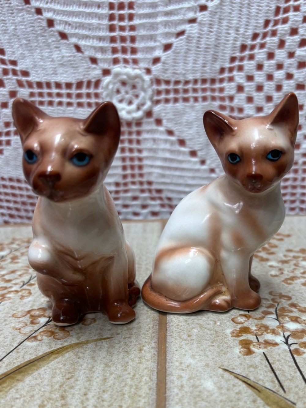Vintage Siamese Cat Salt & Pepper Shakers | Japan (c. 1950s–60s)